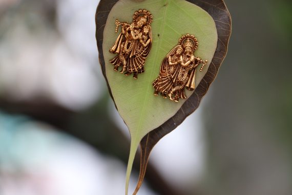 Radhe_Krishna_Ear_Stud-01