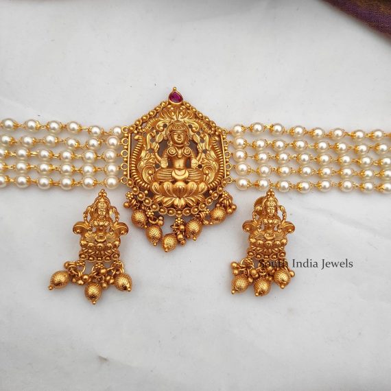 Beautiful Lakshmi Pendant Choker-05