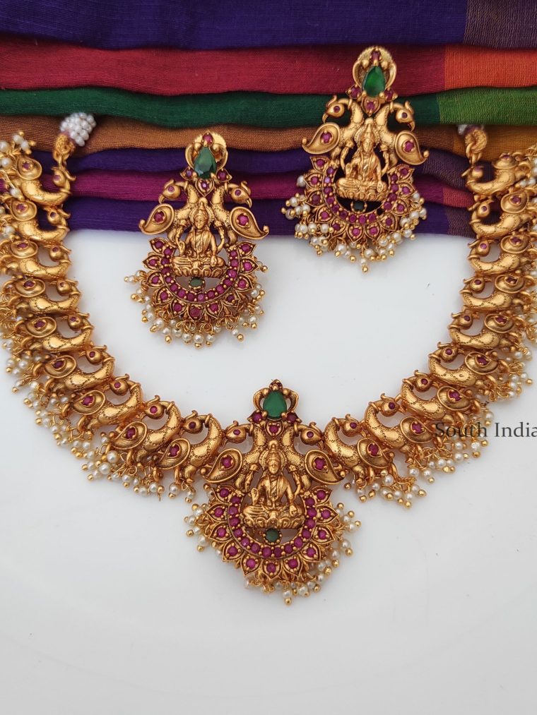 Grand Lakshmi and Peacock Design Necklace-01