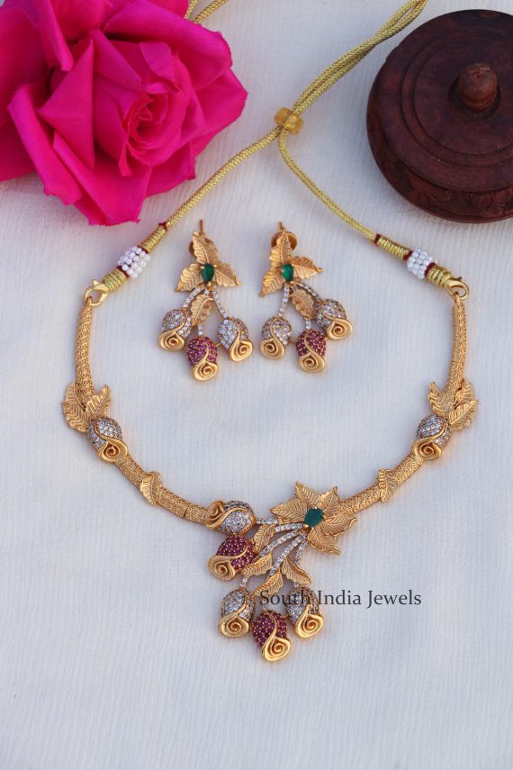 Rose Design Necklace Set