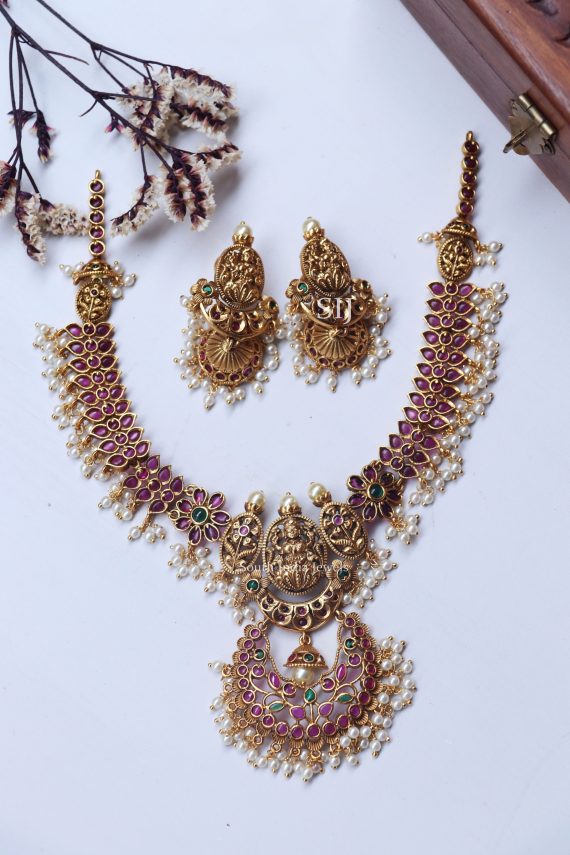 Gorgeous Lakshmi Floral Design Necklace (2)