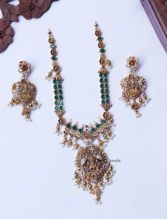 Beautiful Emerald Necklace Set