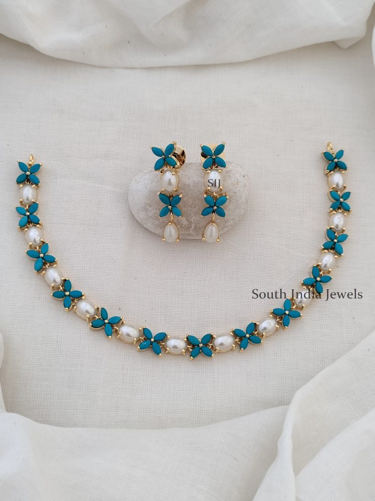 Gorgeous Turquoise Stone Floral Necklace