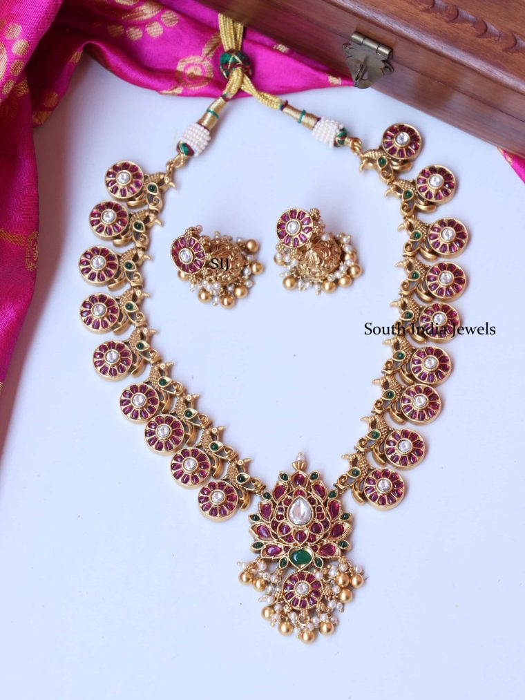 Pretty Neerja Necklace