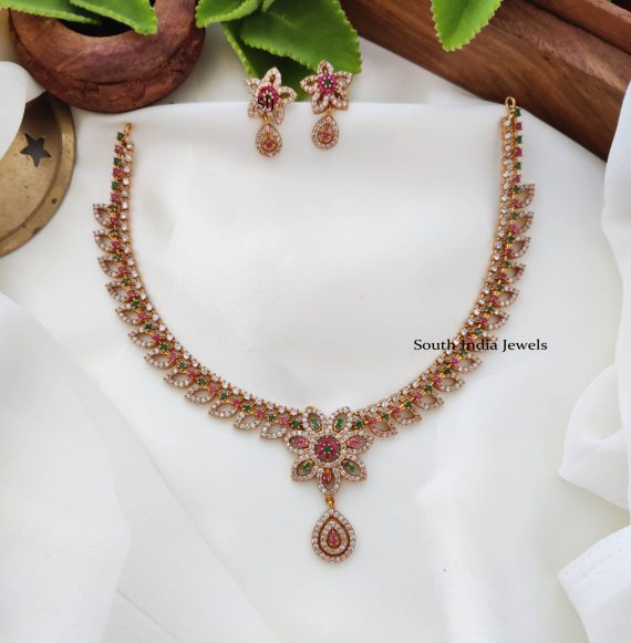 Attractive Floral AD Design Necklace