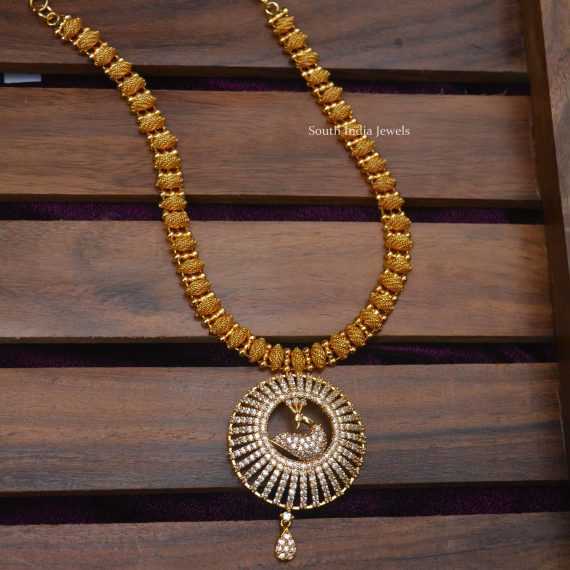 Exquisite Peacock Design Pendent Chain