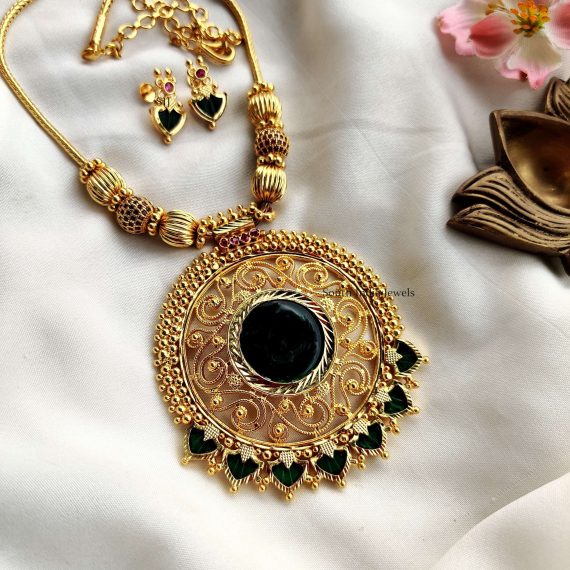 Round Palakka Pendent Set