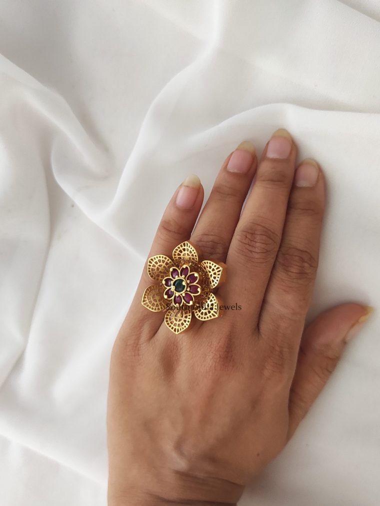 Marvelous Floral Finger Ring