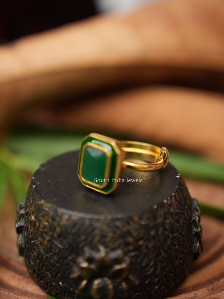 Green Stone Finger Ring