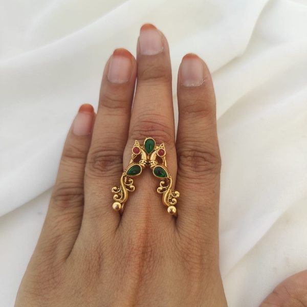 Peacock Design Green Stone V Shaped Vanki Ring