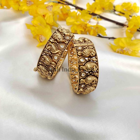 Stunning Gold Look Alike Peacock Design Openable Bangle