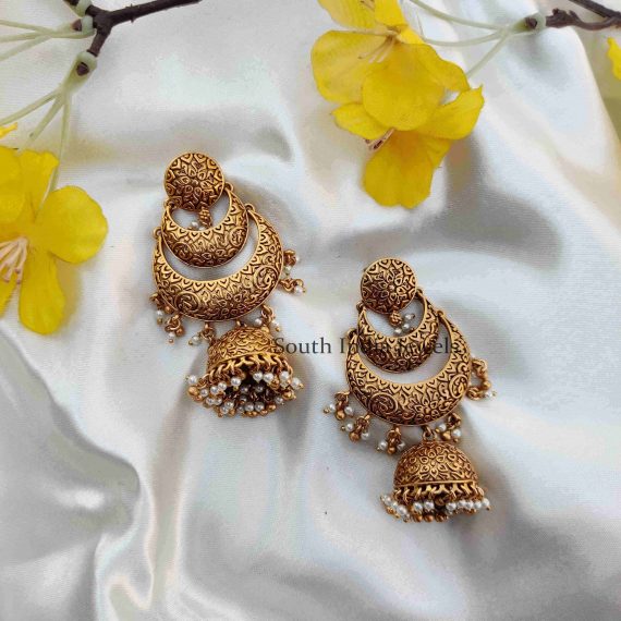 Graceful Crescent Shaped Antique Finish Earring