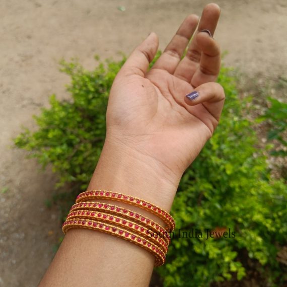 Mesmerizing StoMesmerizing StoMesmerizing Stone Studded Banglesne Studded Banglesne Studded Bangles