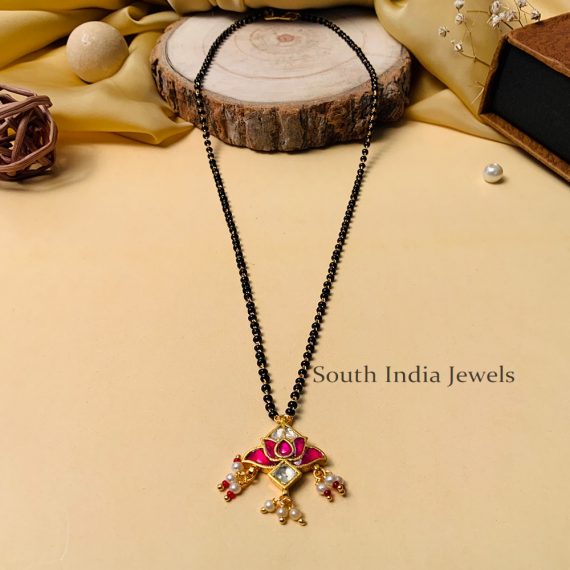 Classy Ahmedabadi Jadau Pachi Polki Kundan Square Lotus Mangalsutra