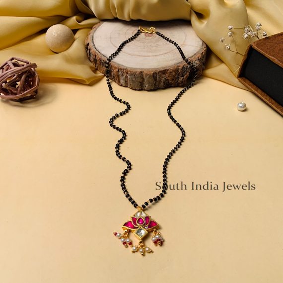 Classy Ahmedabadi Jadau Pachi Polki Kundan Square Lotus Mangalsutra