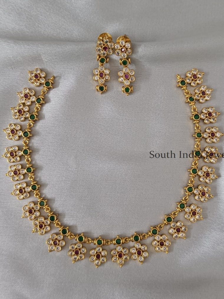 Stunning Floral Necklace with Earrings