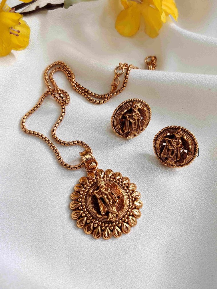 Stylish Krishna Motif Chain And Pendant Set