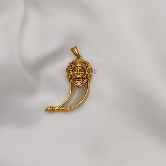 Traditional Trimurthi Tigernail Pendent