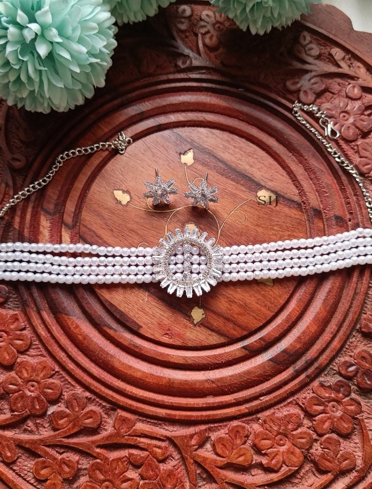 White Stone Studded Pearl Choker