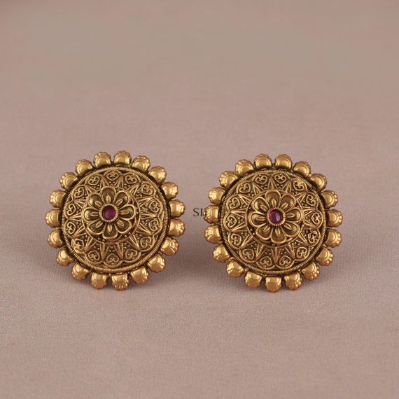 Elegant Gold Polish Antique Stone Stud