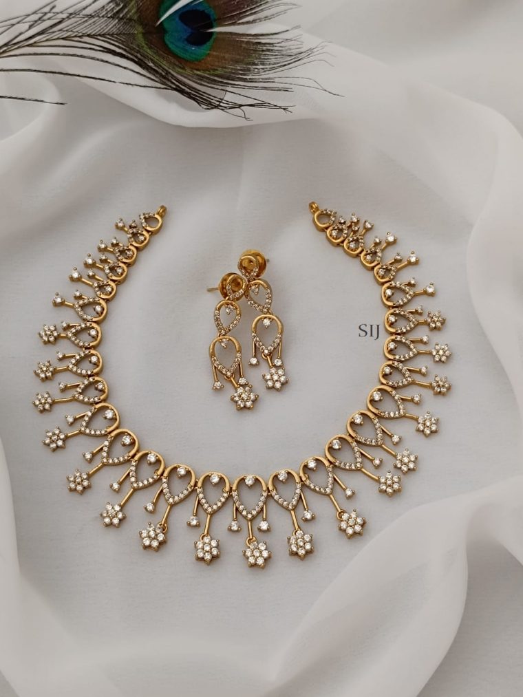 Shimmering Malllu Style Necklace