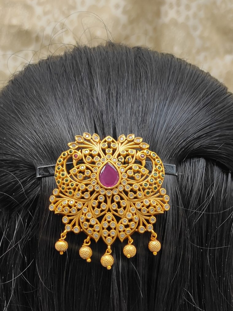 Imitation Flower Design Stone Studded Hair Choti