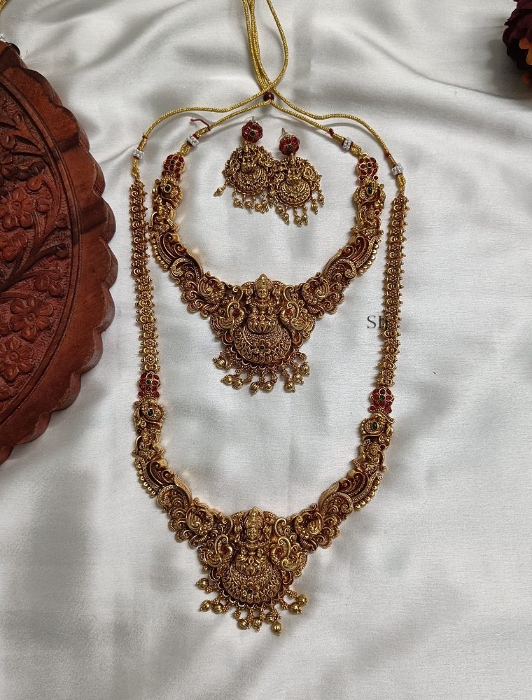 Marvelous Grand Lakshmi Bridal Set