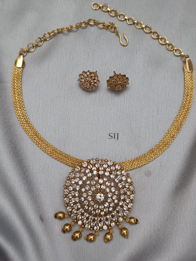 Round Pendant Attigai Necklace Set