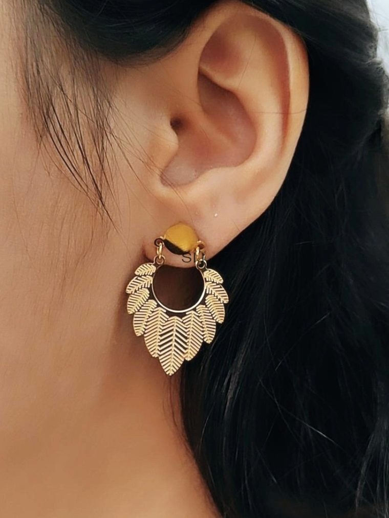 Attractive Petal Shape Earrings