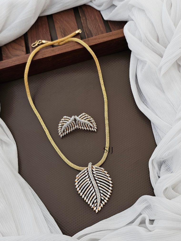 Imitation Leaf Pendant With Chain Set