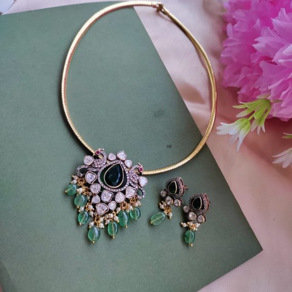 Gold Plated Hasli Necklace with Kundan Dual Peacock Pendant