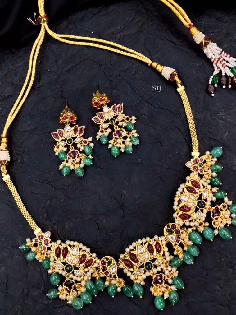 Gold Finish Flower Design Guttapusalu Jadau Necklace