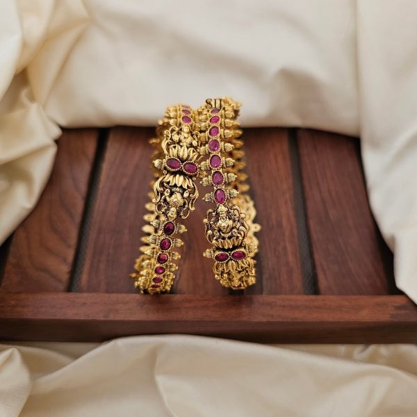 Traditional Lakshmi Bangles with Kemp Stones