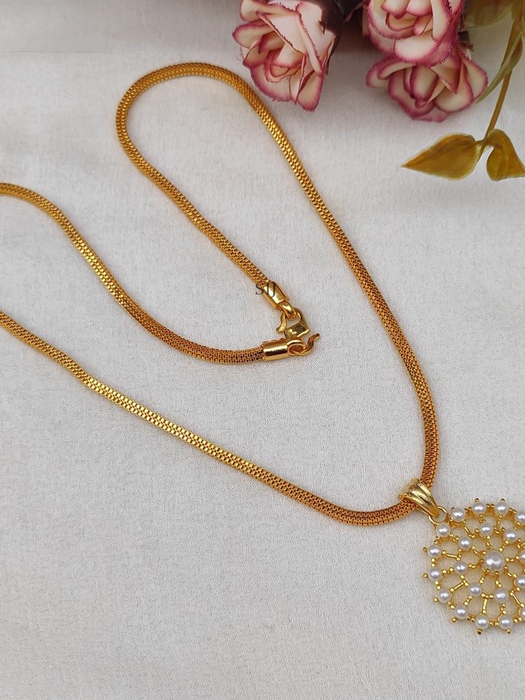 Gold Plated Pearl Round Design Flower Pendant Chain