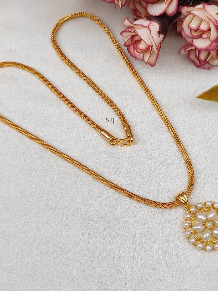 Gold Finish Chain with Round Design Flower Pearl Pendant