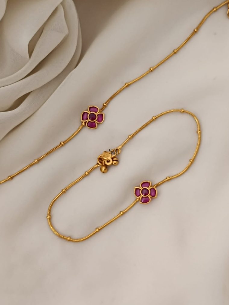 Imitation Ruby Stone Flower Design Anklets