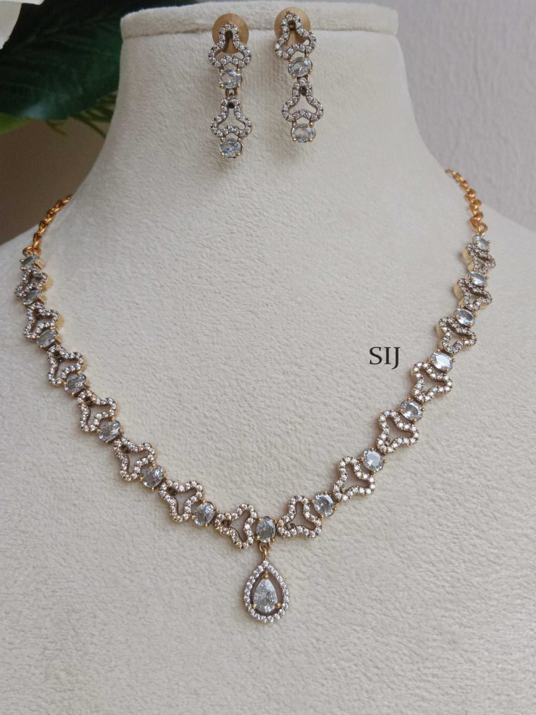 Artificial White Stones Victorian Necklace