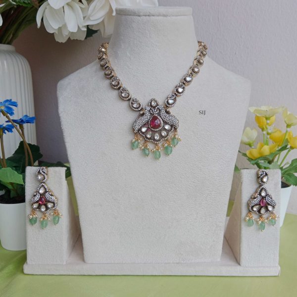 Artificial Victorian Massonite Mango Design Necklace