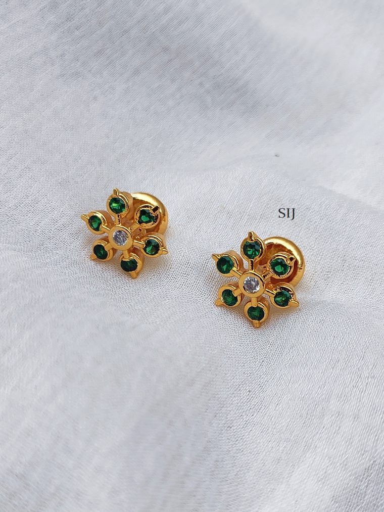 Traditional Green And Centre White Stone Ear Studs