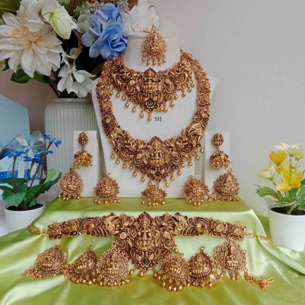 Traditional Goddess Lakshmi Bridal Set