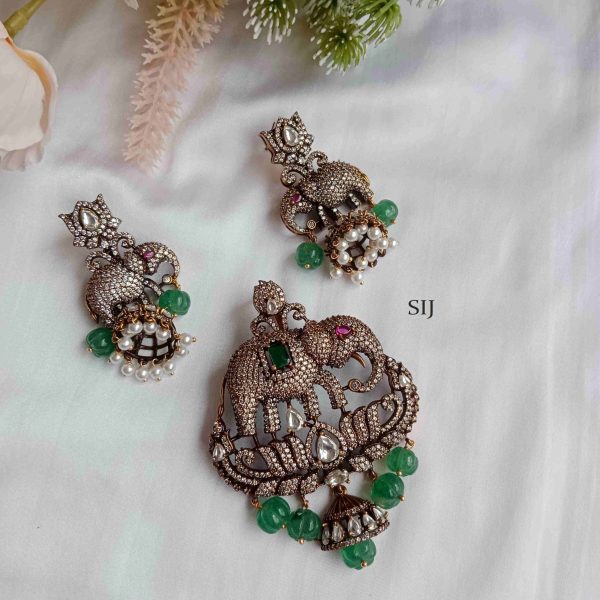 Artificial Victorian Stones Elephant Pendant Set